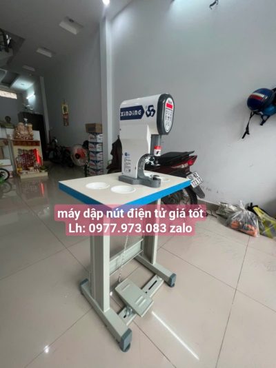 máy dập nút điện tử